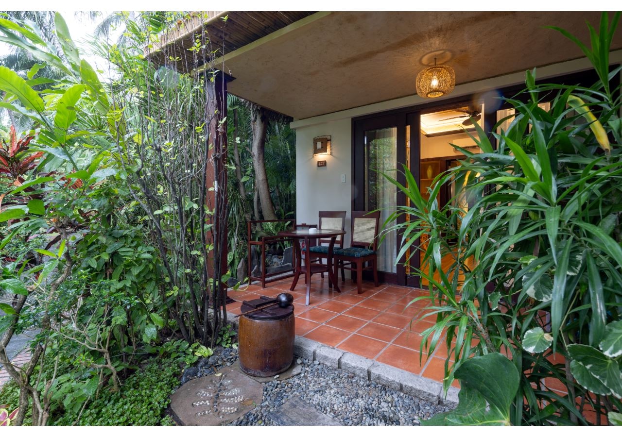 rooms-serene-oasic-bungalow-garden-view