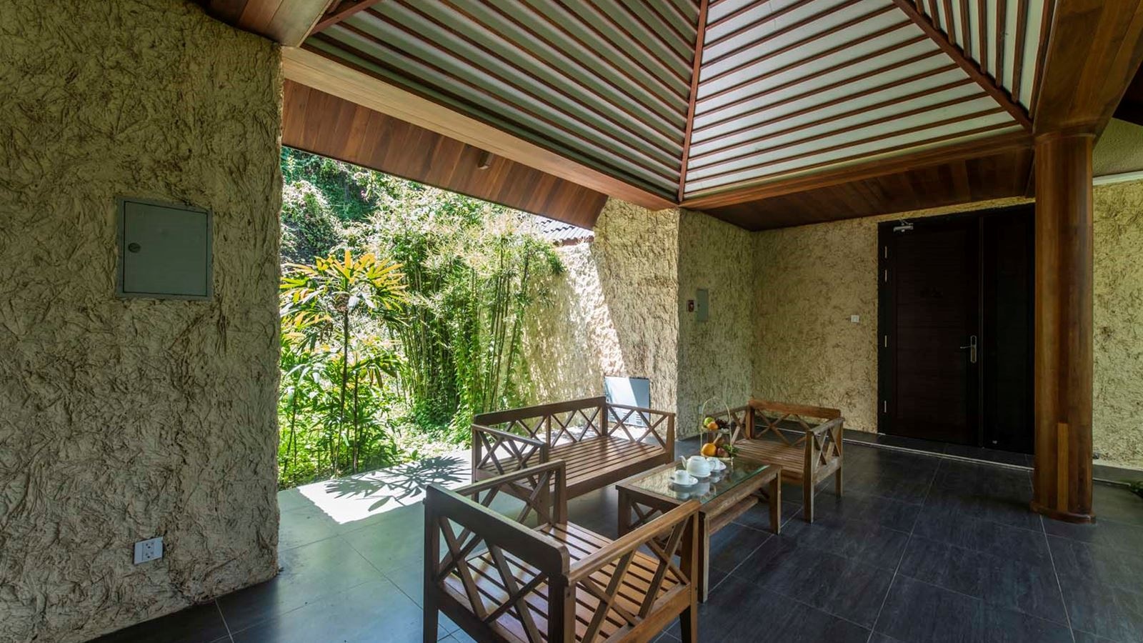 rooms-deluxe-bungalow-garden-view