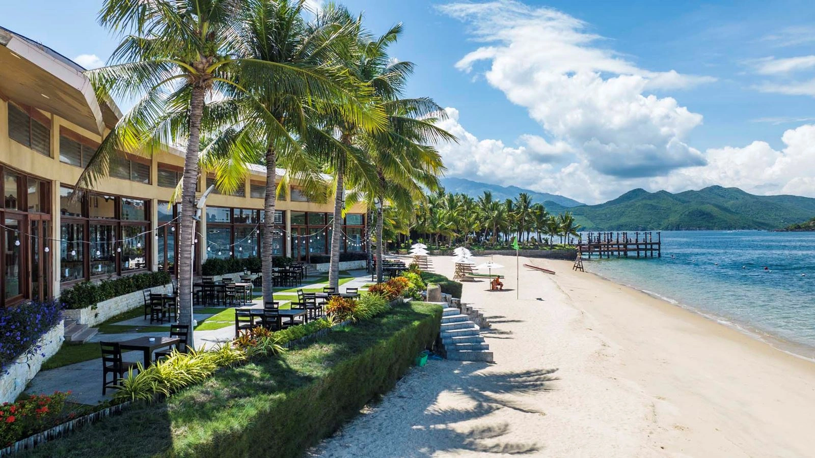 restaurants-sea-breeze-restaurant