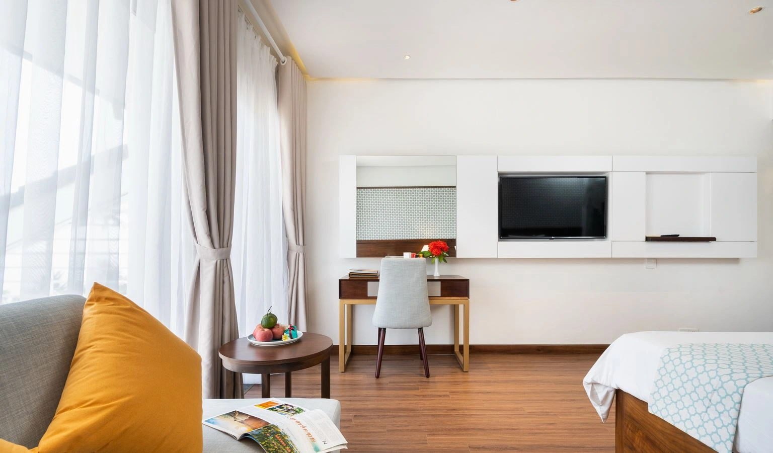 rooms-deluxe-ocean-view-with-balcony