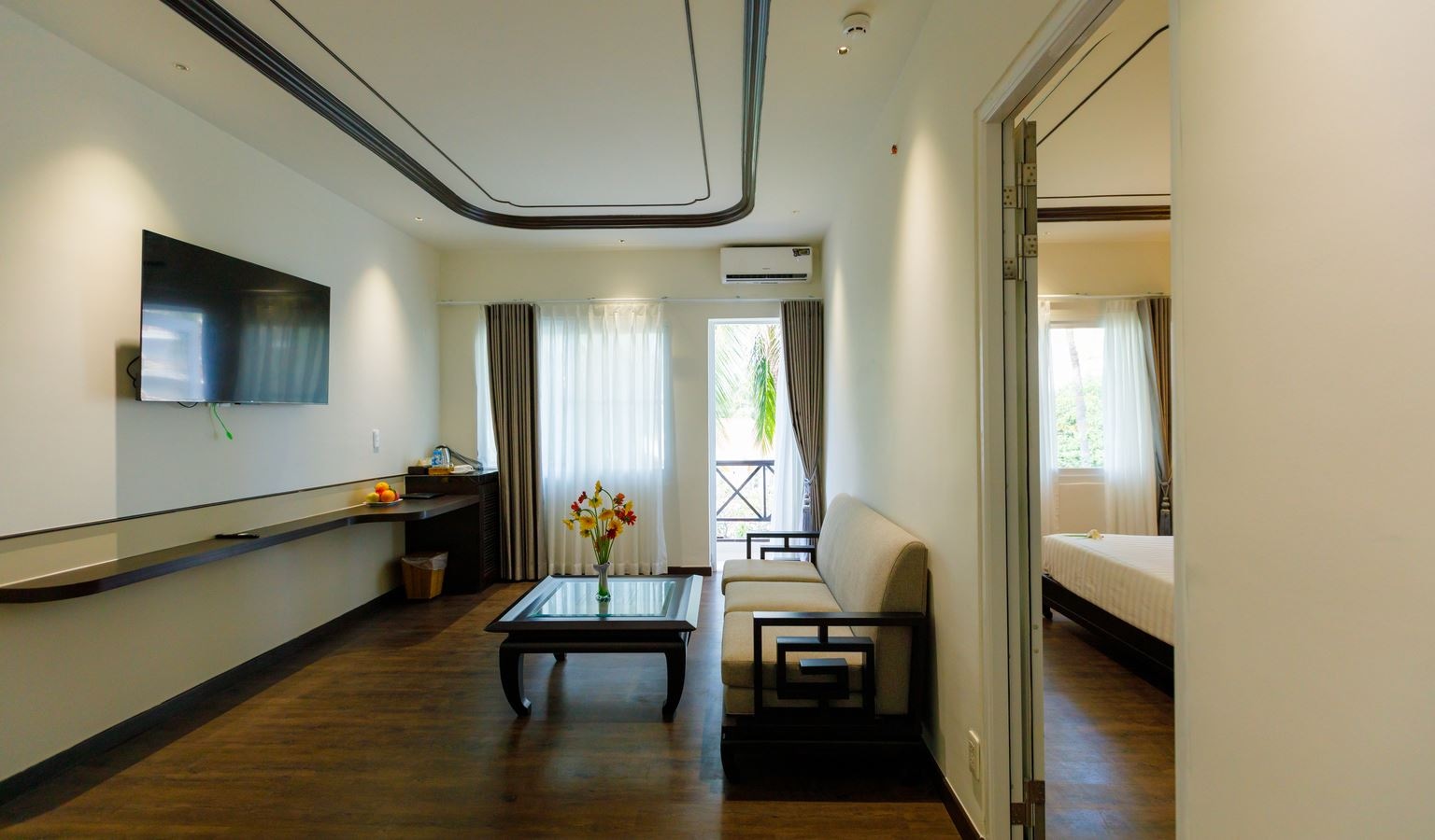 rooms-2bedroom-executive-suite-balcony-sea-view