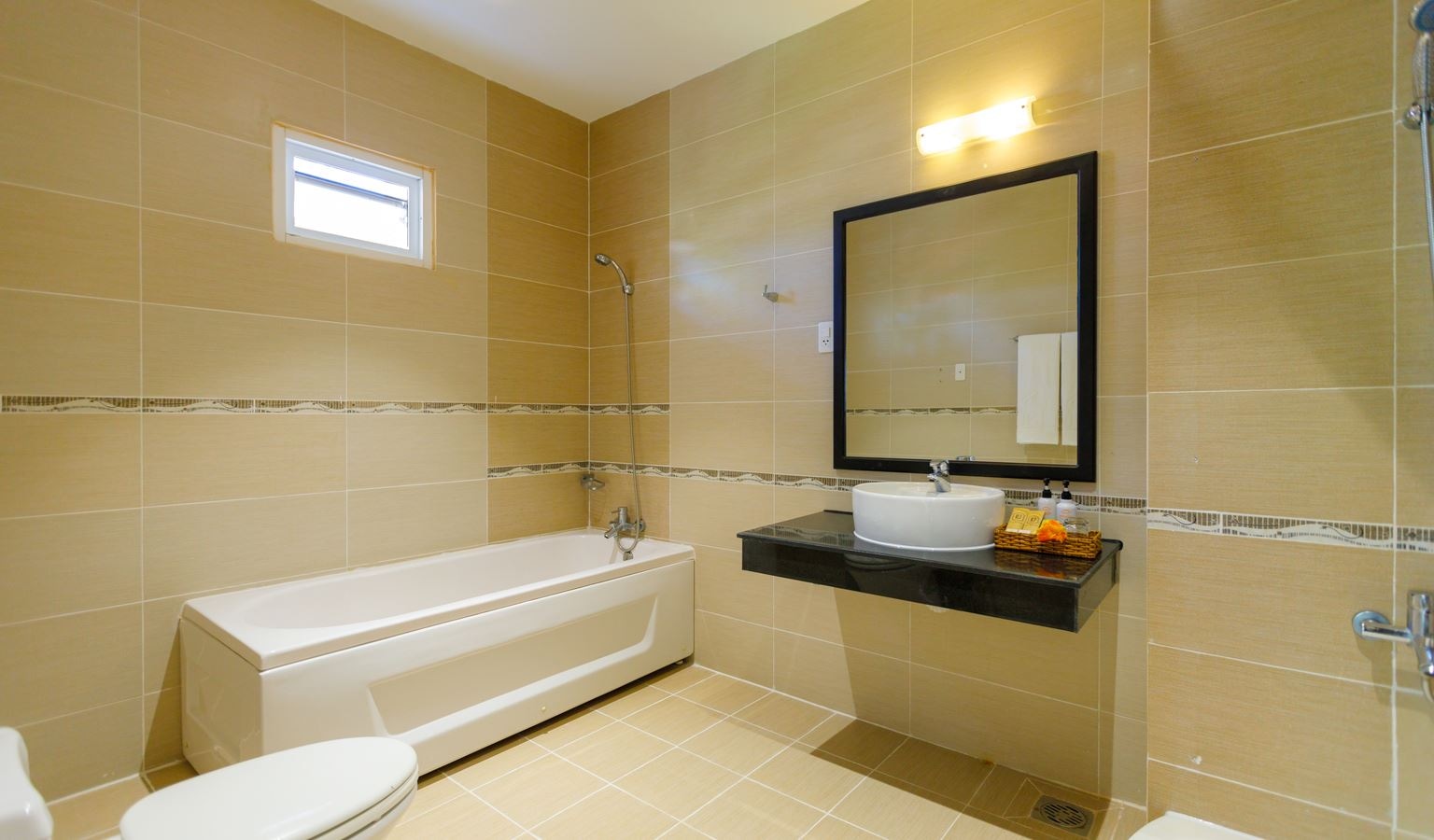 rooms-2bedroom-executive-suite-balcony-sea-view