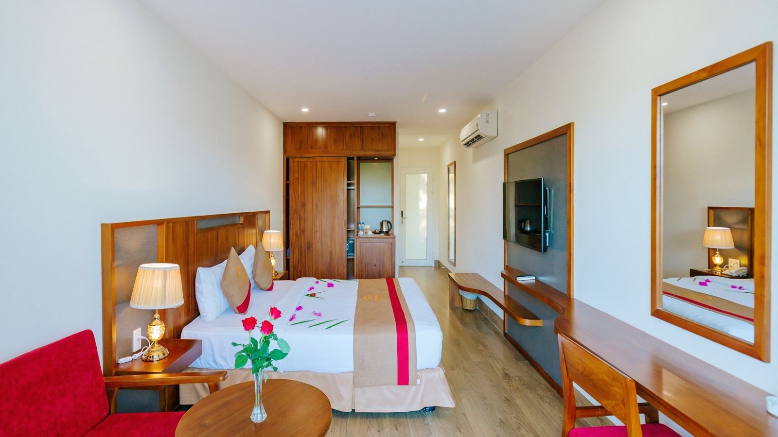 rooms-deluxe-sea-view-balcony-child-without-extra-bed