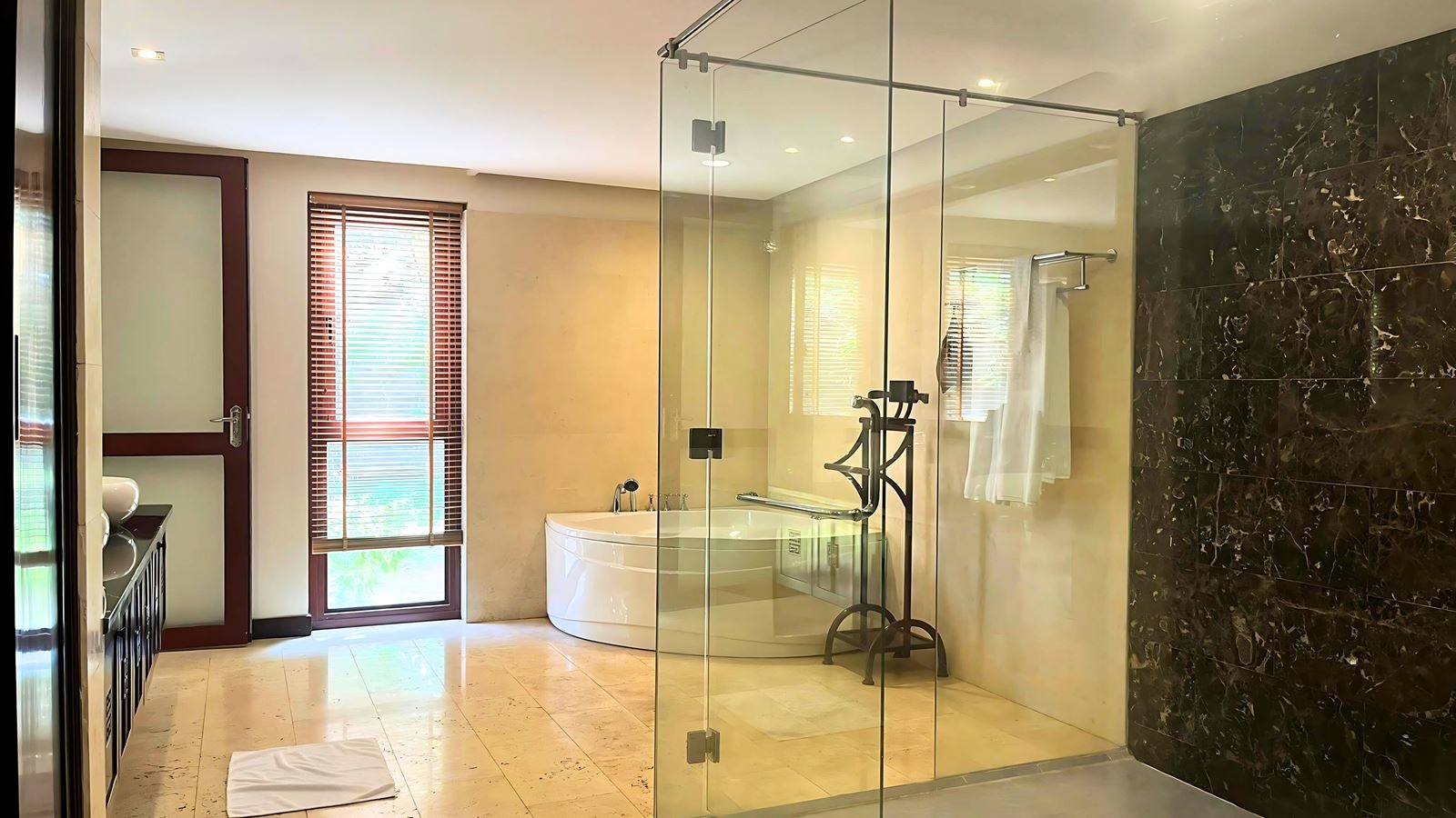 rooms-deluxe-suite-child-without-extra-bed