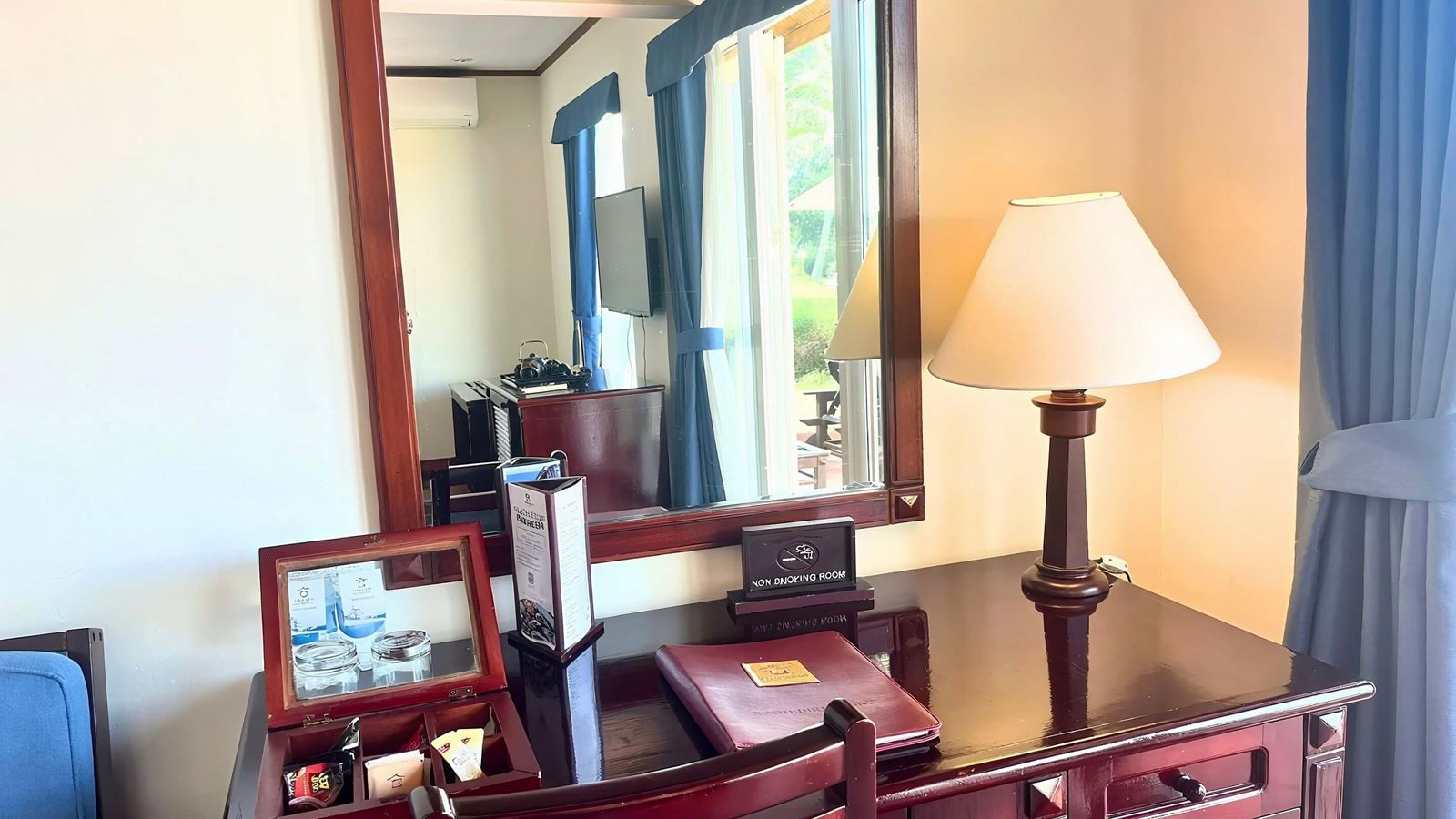 rooms-beachfront-bungalow-child-without-extra-bed