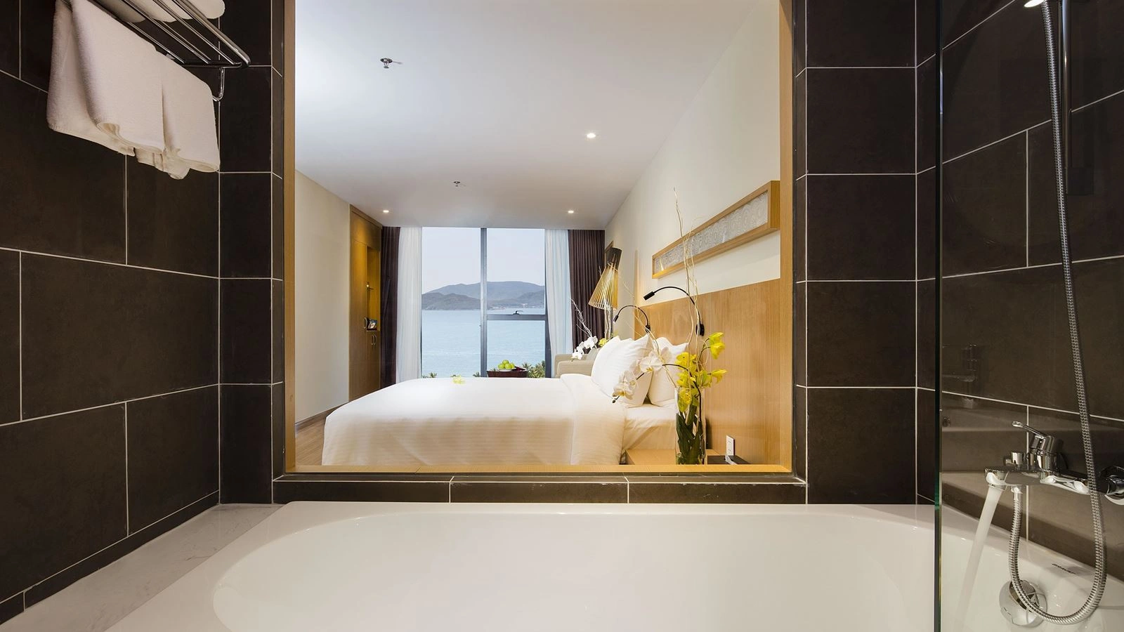 rooms-luxury-family-beachfront