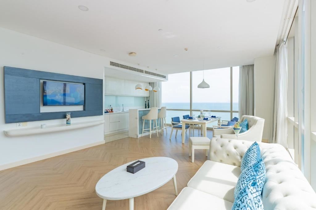 rooms-elite-suite-sea-view-child-without-extra-bed