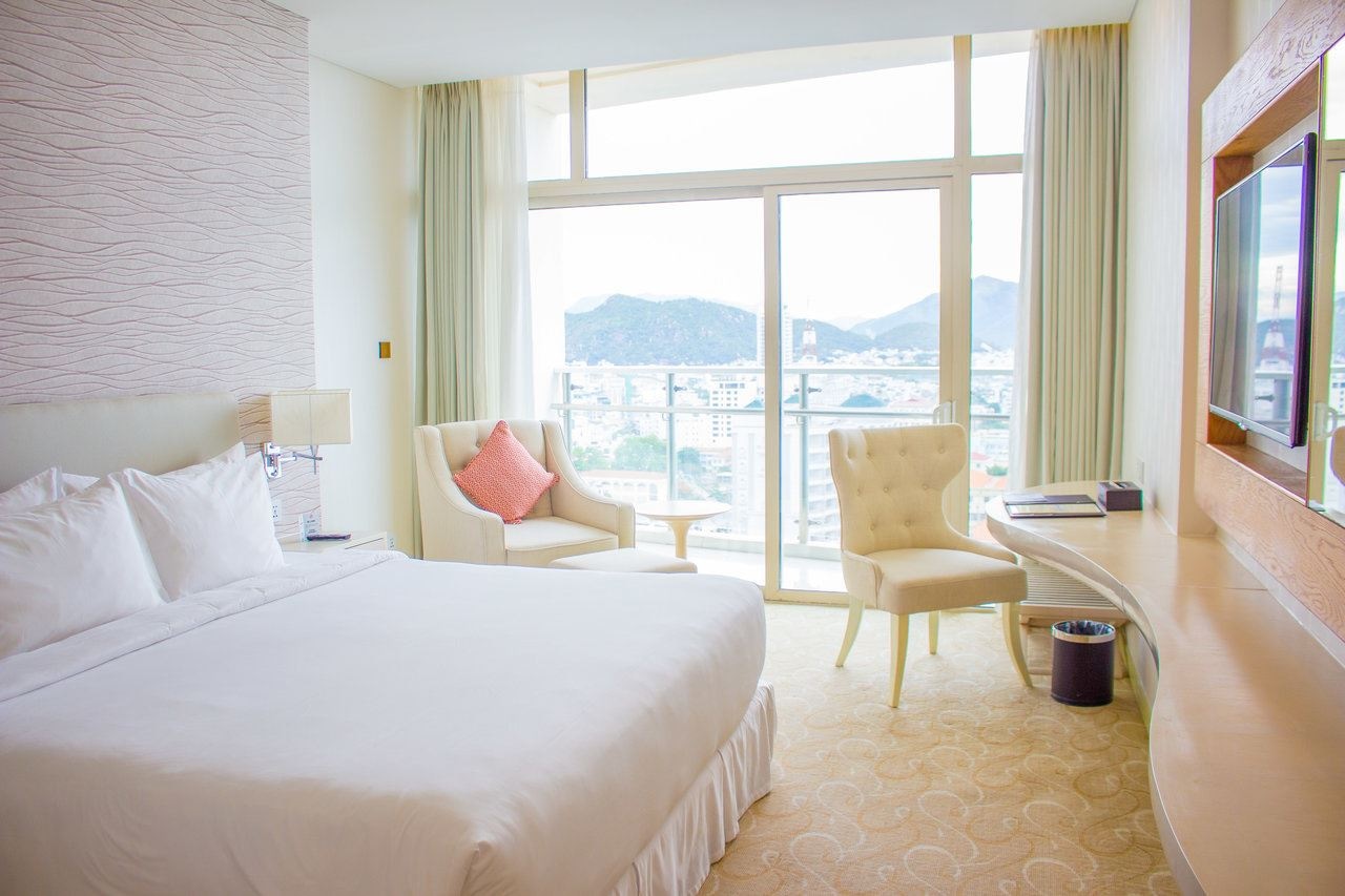 rooms-grand-royal-seaview-with-balcony-child-without-extra-bed