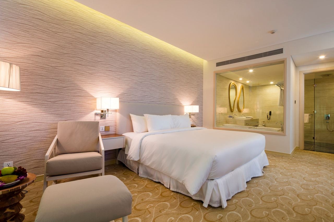rooms-grand-royal-seaview-with-balcony-child-without-extra-bed