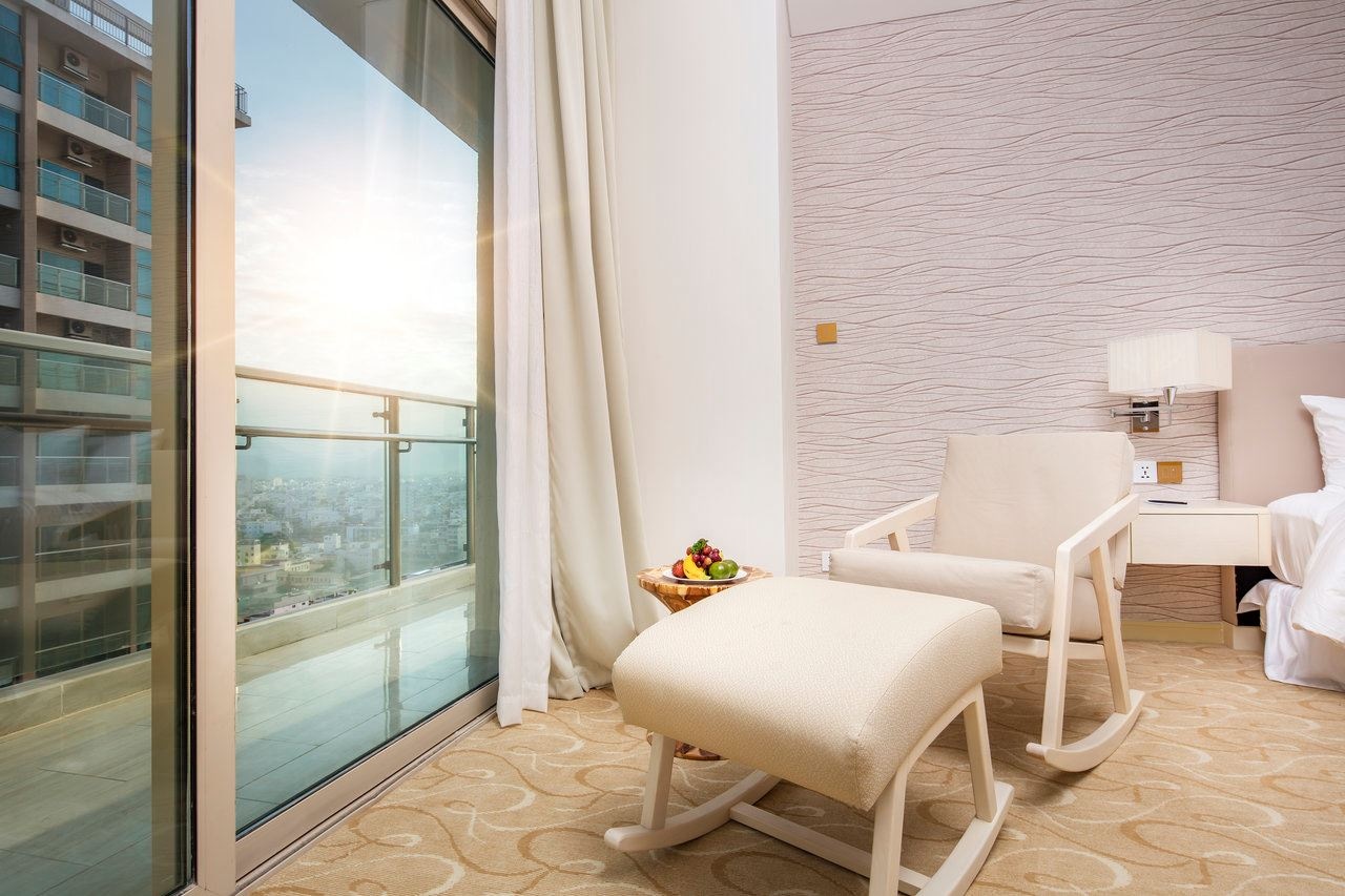 rooms-grand-royal-seaview-with-balcony-child-without-extra-bed