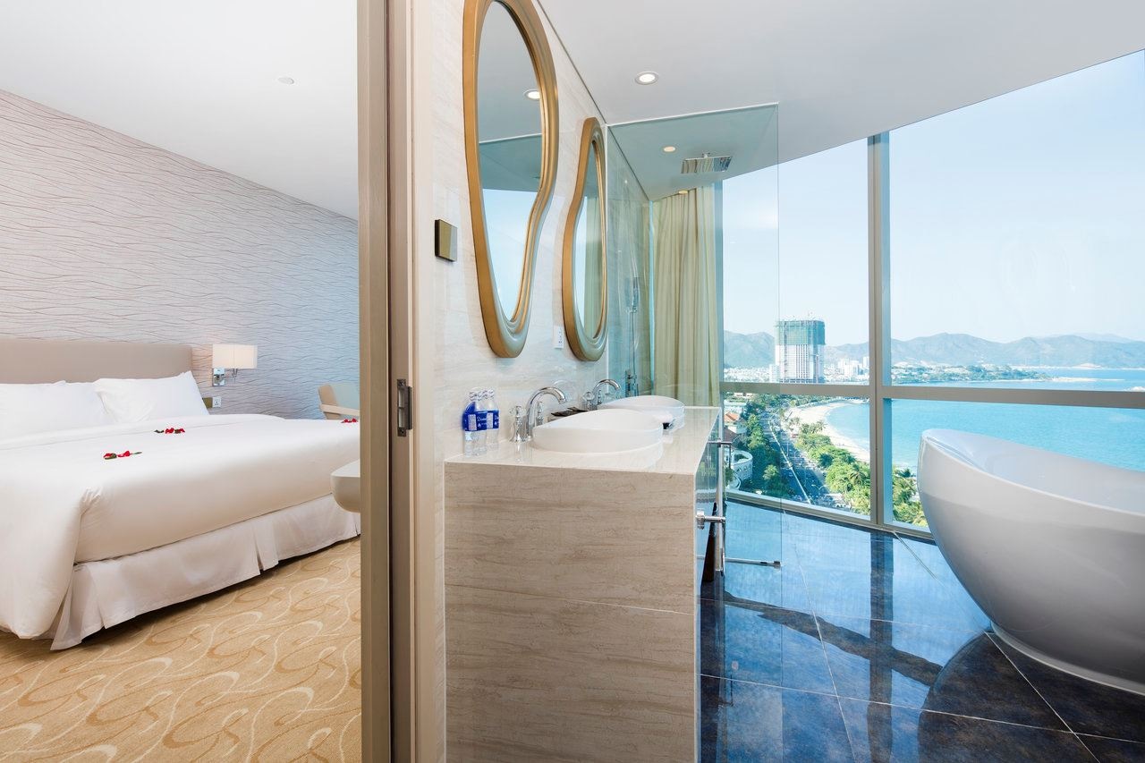 rooms-prime-suite-sea-view-with-balconychild-without-extra-bed
