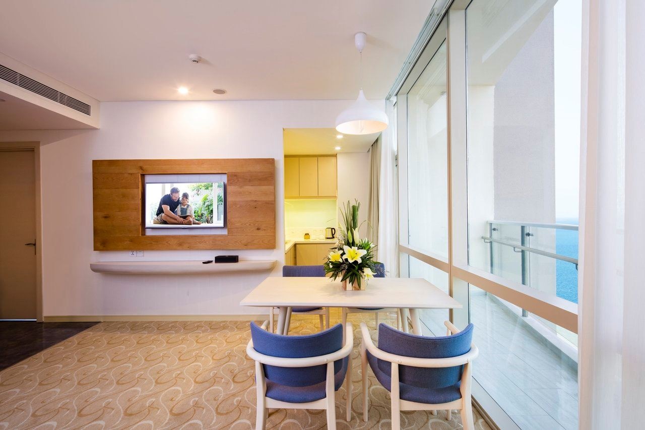 rooms-prime-suite-sea-view-with-balconychild-without-extra-bed
