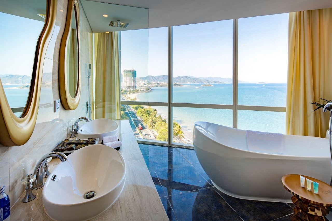 rooms-prime-suite-sea-view-with-balconychild-without-extra-bed