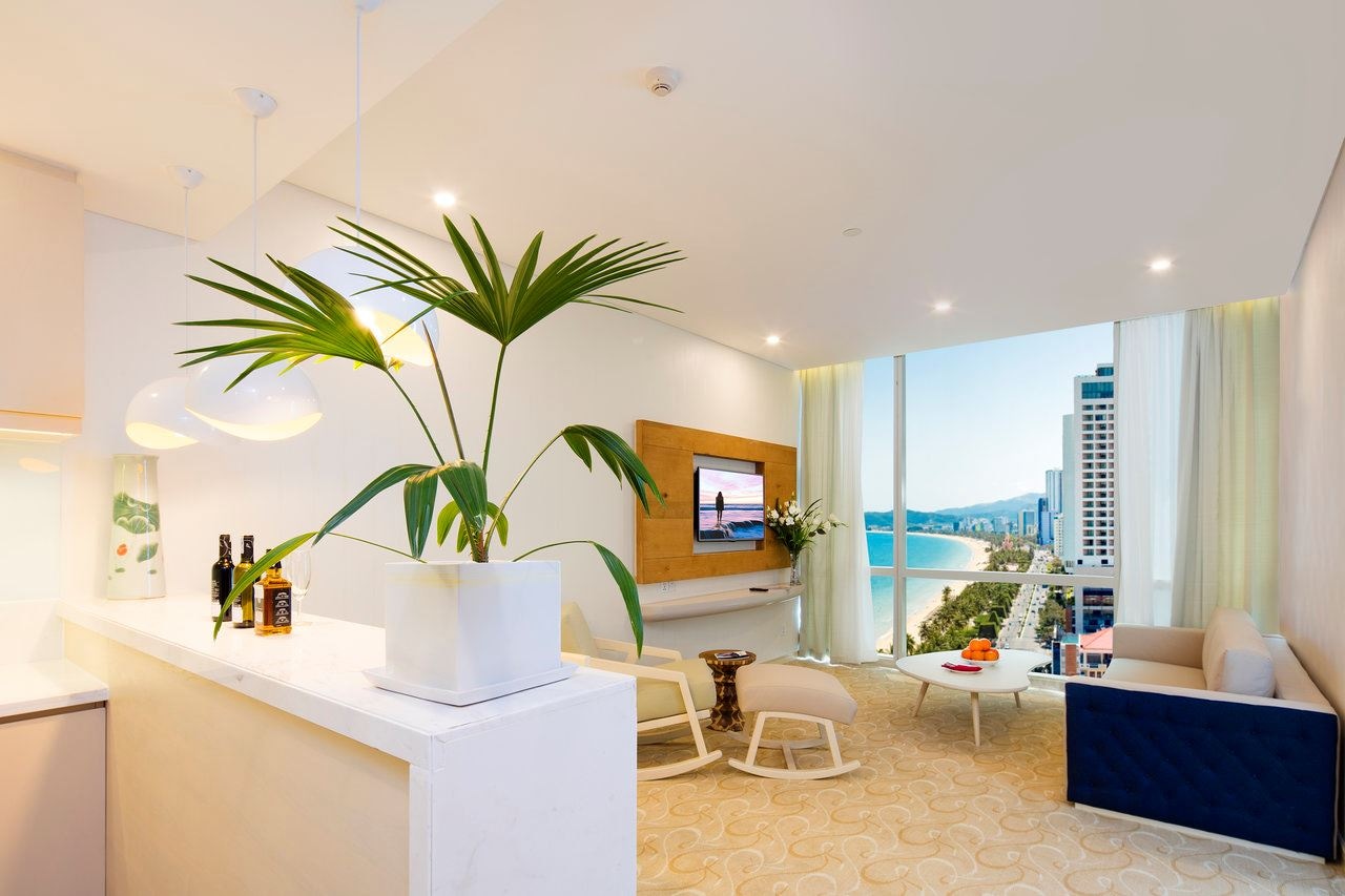 rooms-suite-sea-view-with-balcony