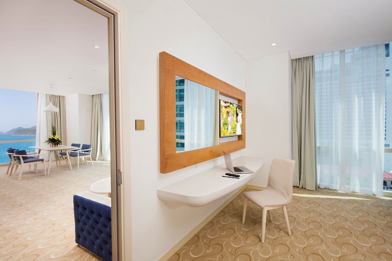 rooms-elite-suite-sea-view-child-without-extra-bed