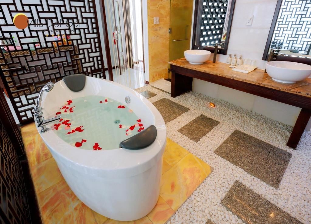 rooms-beach-front-suite-double-with-balcony