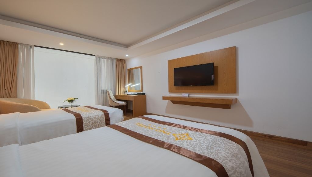 rooms-deluxe-with-window