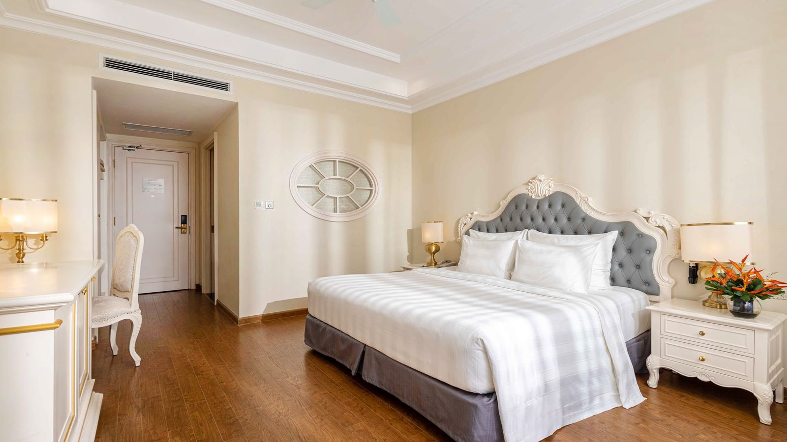 rooms-superior-city-view-with-balcony