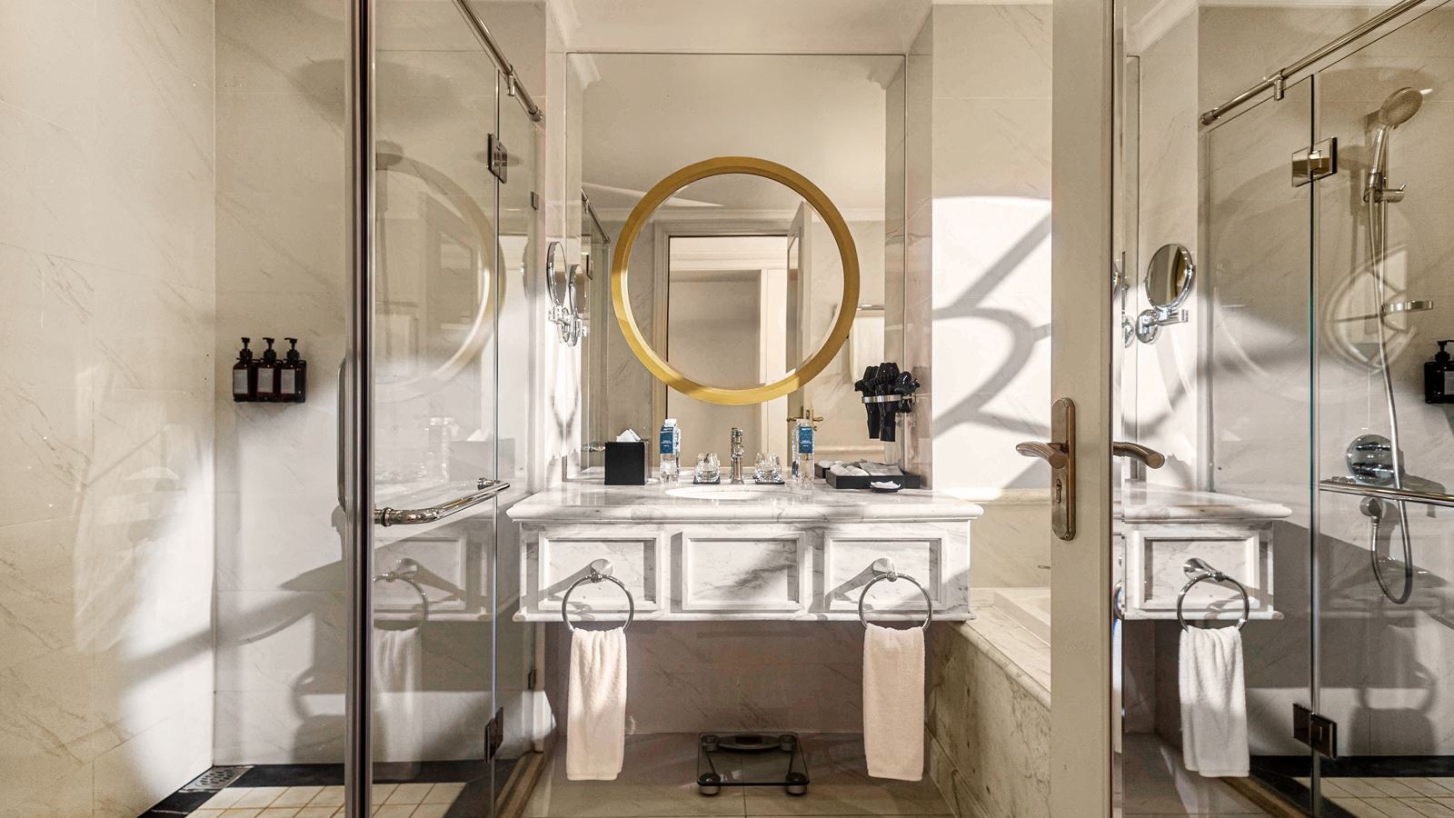 rooms-superior-city-view-with-balcony