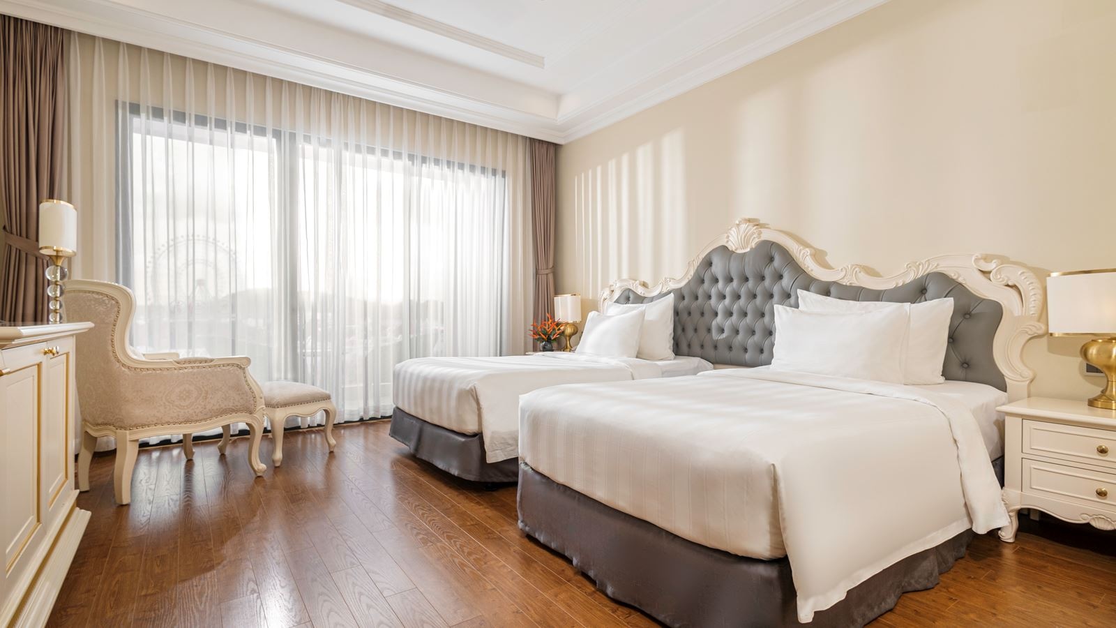 rooms-deluxe-garden-view-with-balcony