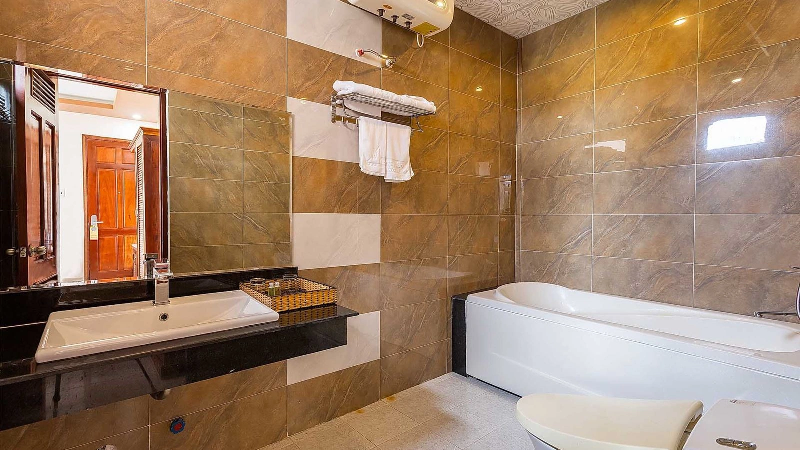 rooms-beach-bungalow-room