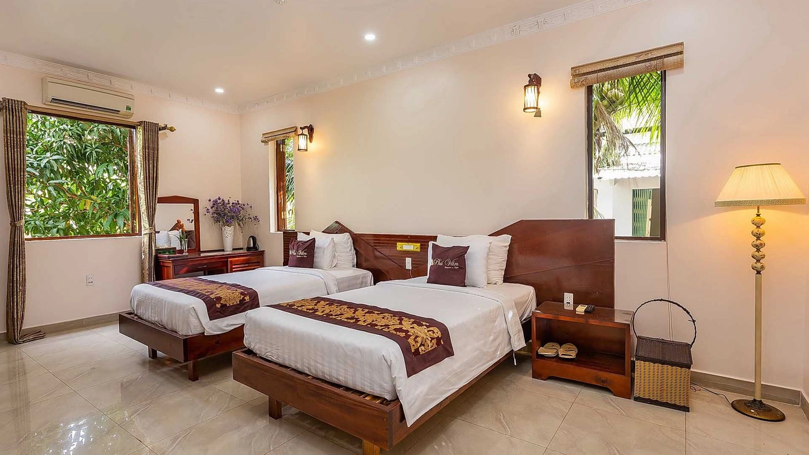 rooms-beach-bungalow-room