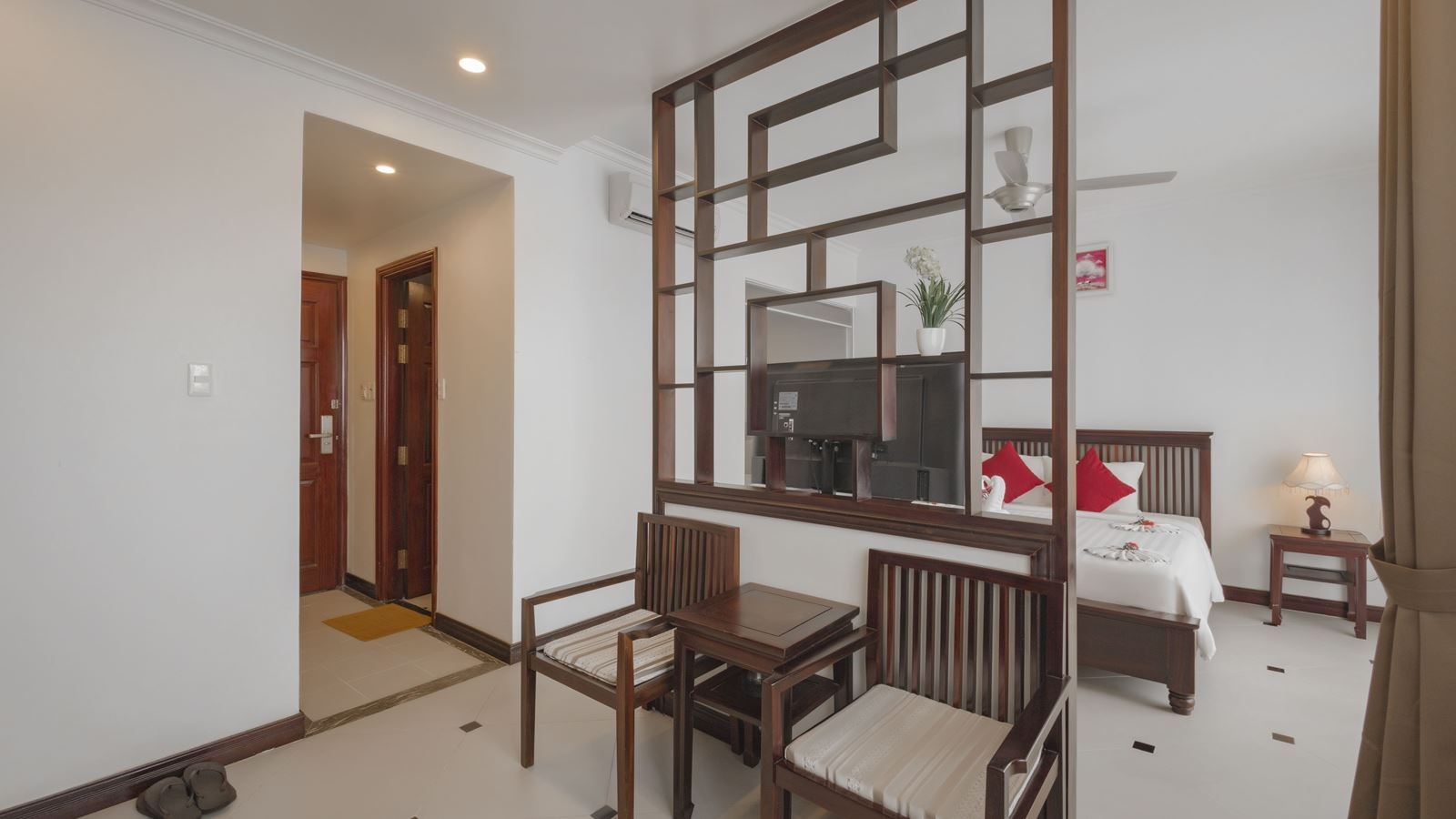 rooms-suite-with-balcony