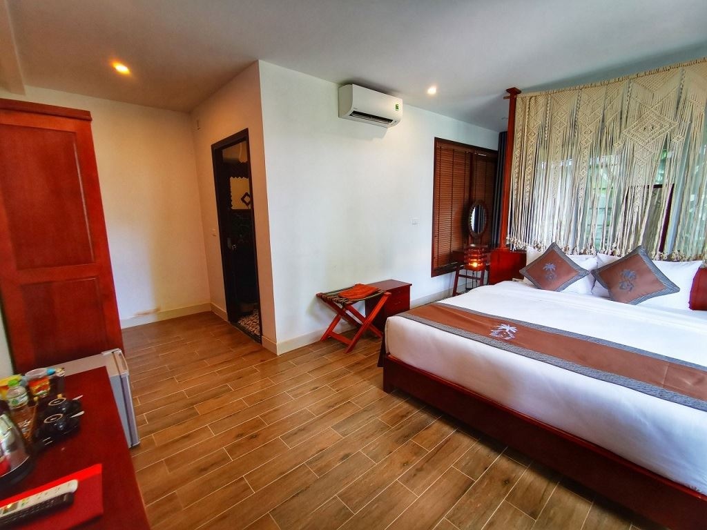 rooms-room-premium-deluxe-double-balcony