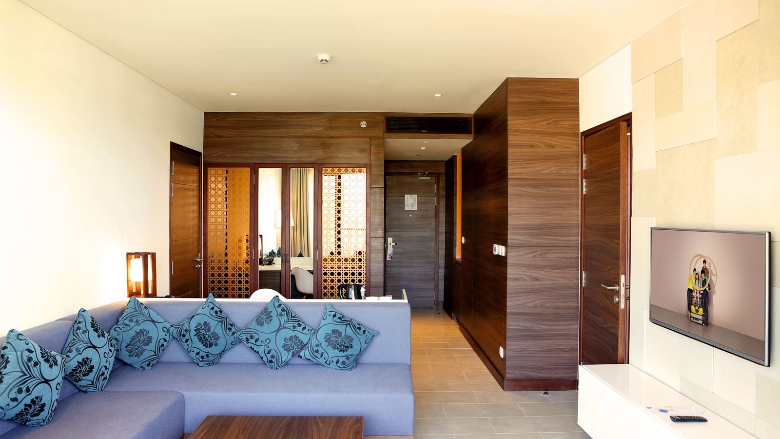 rooms-suite-with-balcony