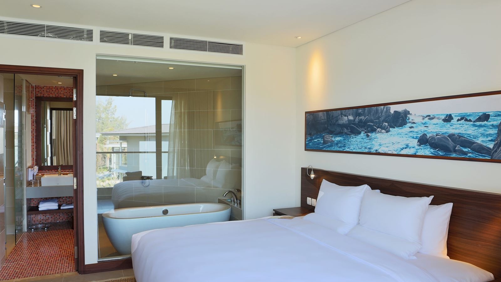 rooms-suite-with-balcony