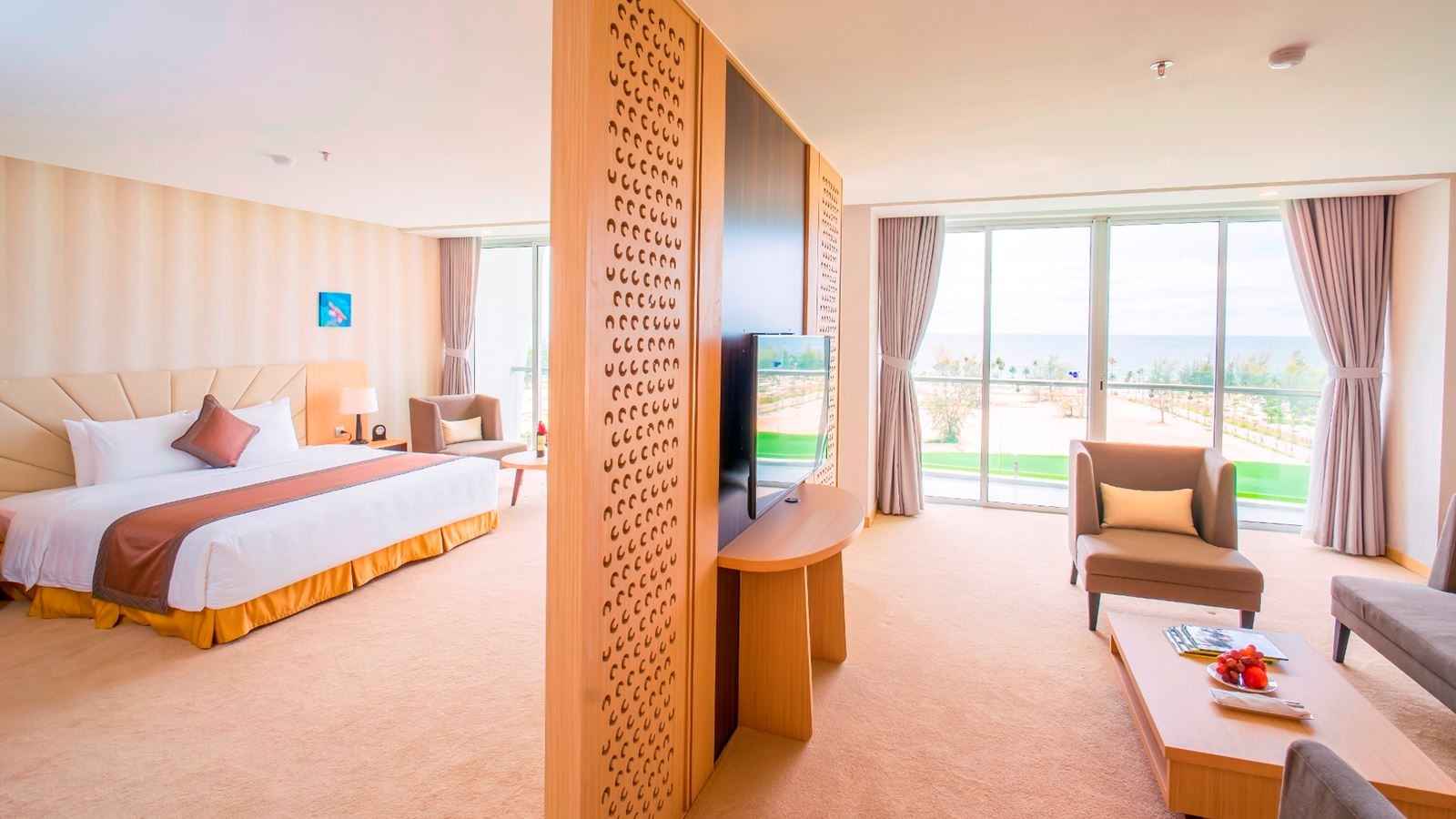 rooms-executive-suite-with-balcony