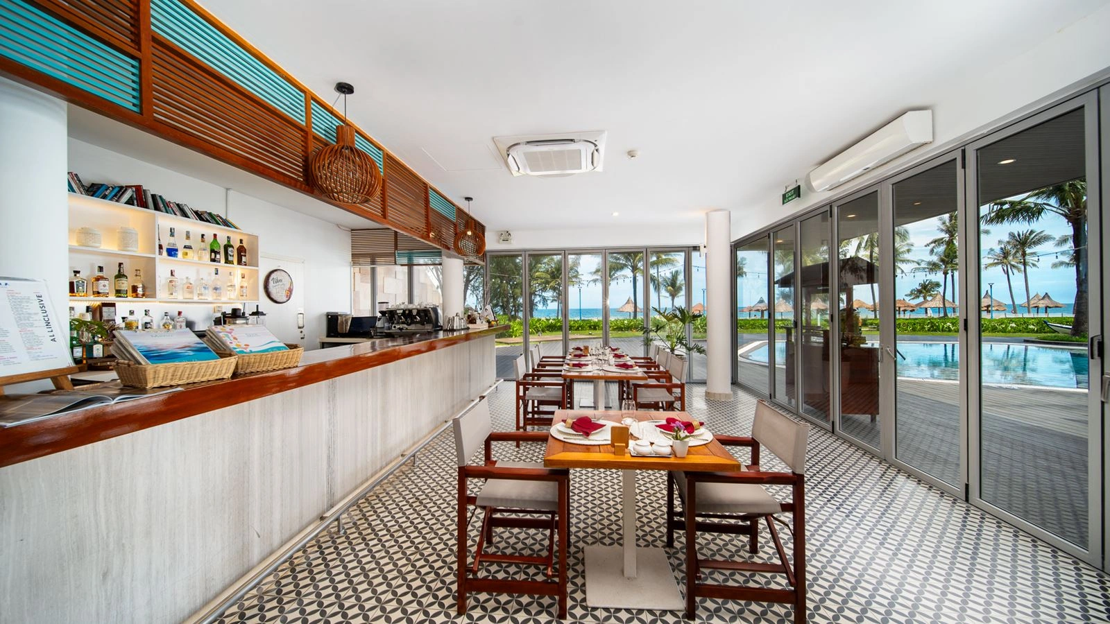 restaurants-ola-beach-club