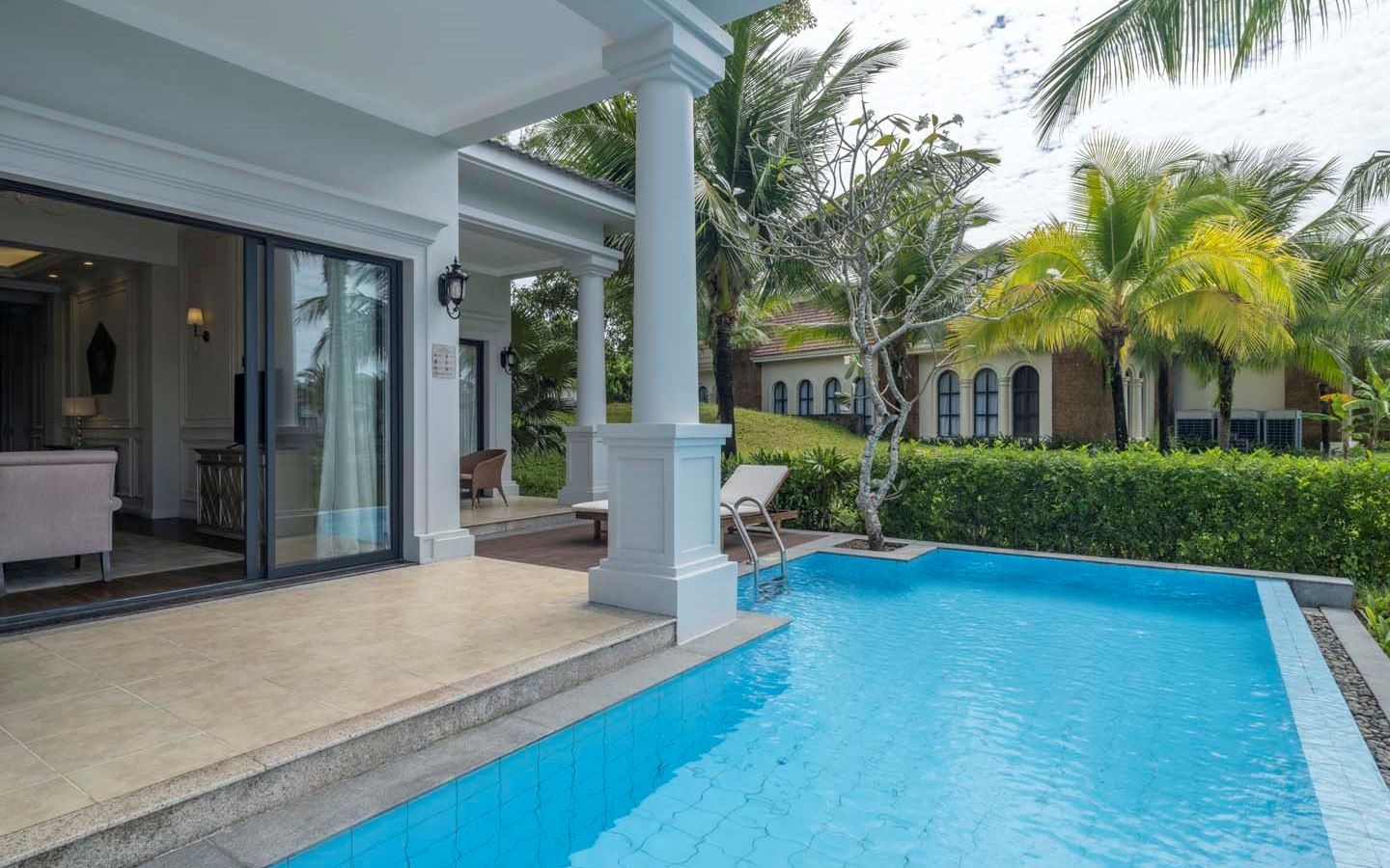 rooms-villa-2-bedroom-pool-view-no-extra-bed