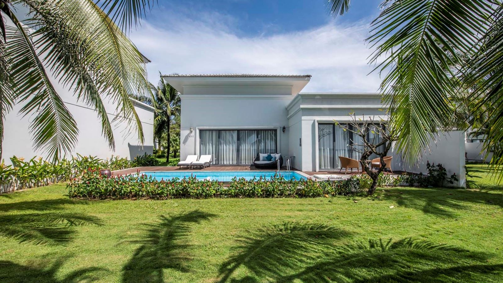 rooms-villa-2-bedroom-pool-view-no-extra-bed