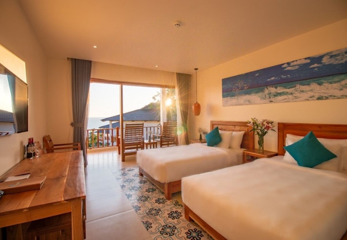 rooms-premium-deluxe-ocean-view-balcony