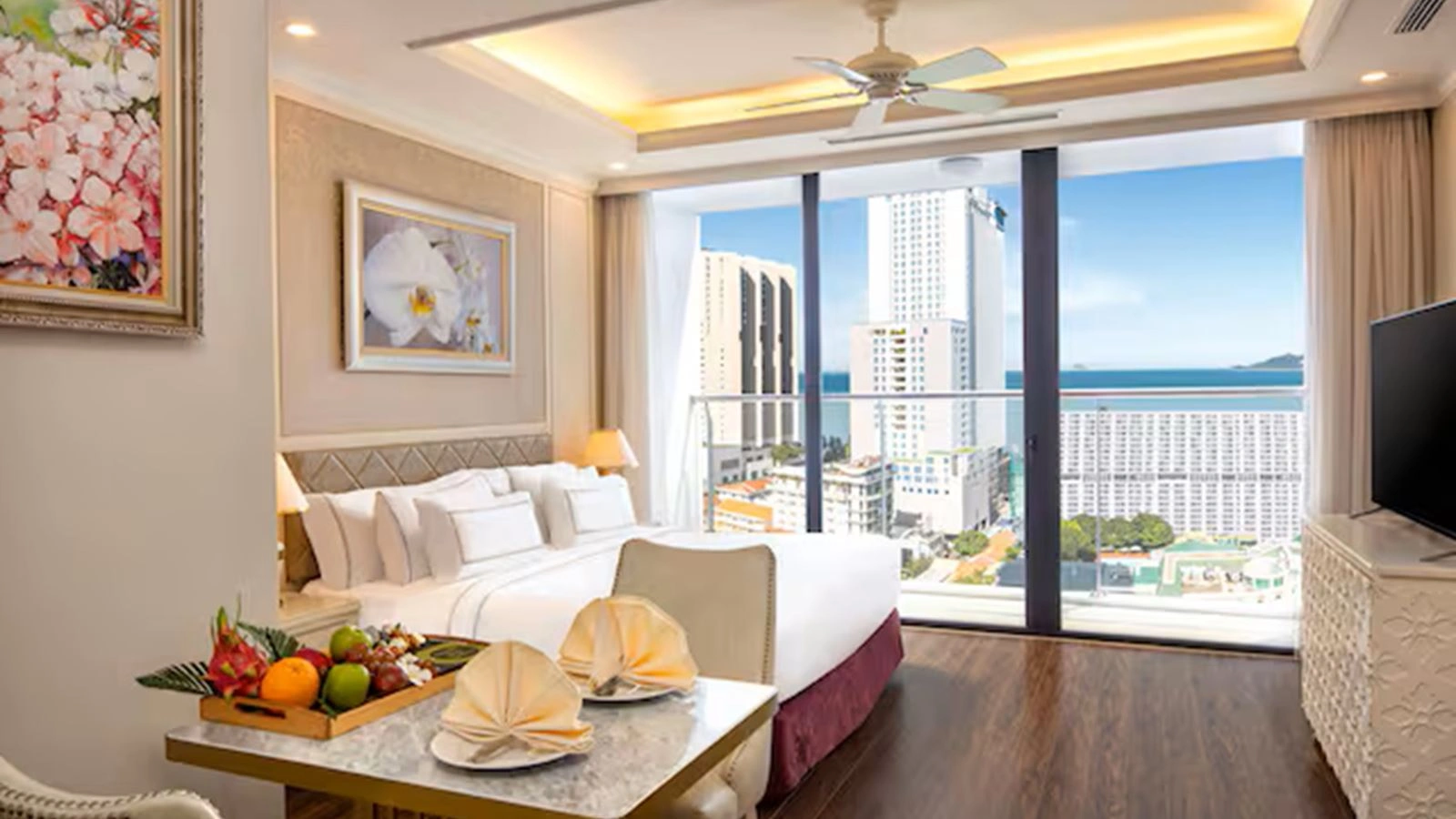 rooms-deluxe-room