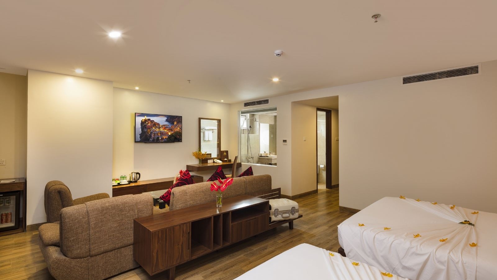 rooms-ocean-view-balcony-family-suite