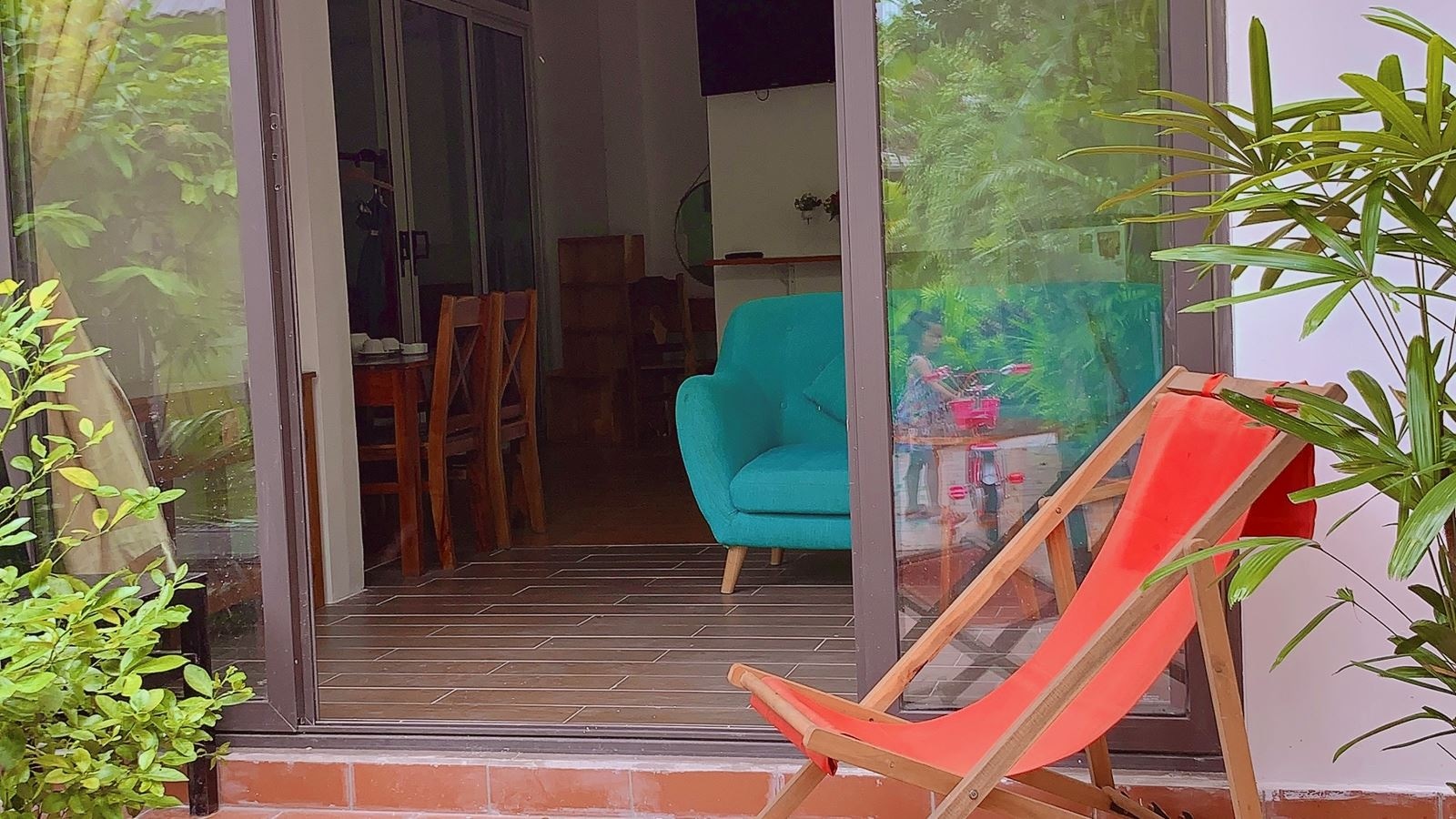 rooms-bungalow-family-gardenview-with-terrace