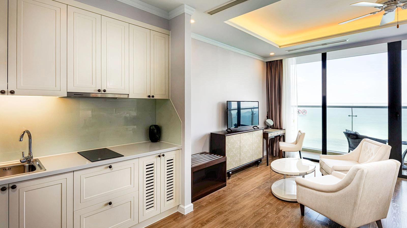 rooms-studio-oceanfront-child-without-extra-bed