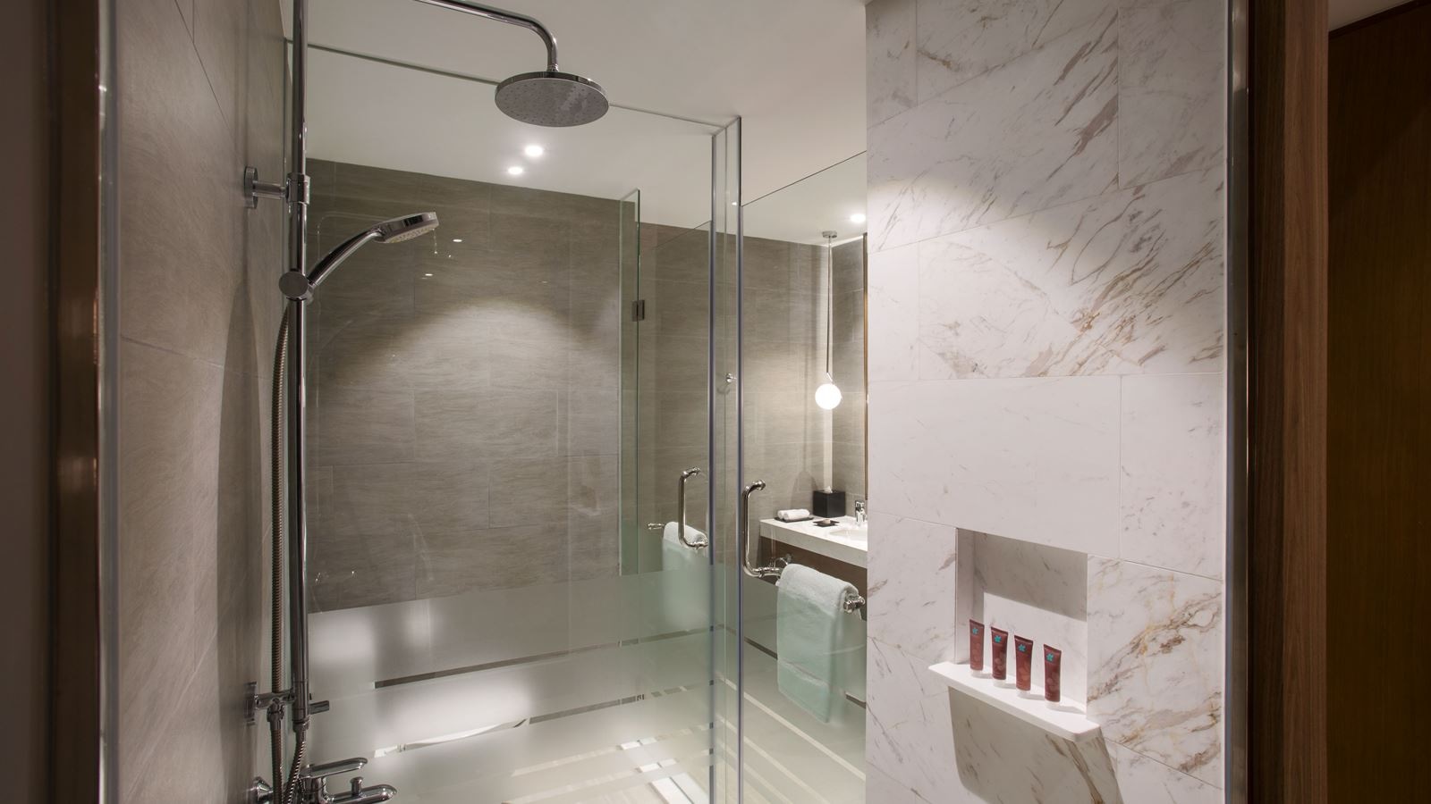 rooms-standard-room-with-balcony-no-extra-bed