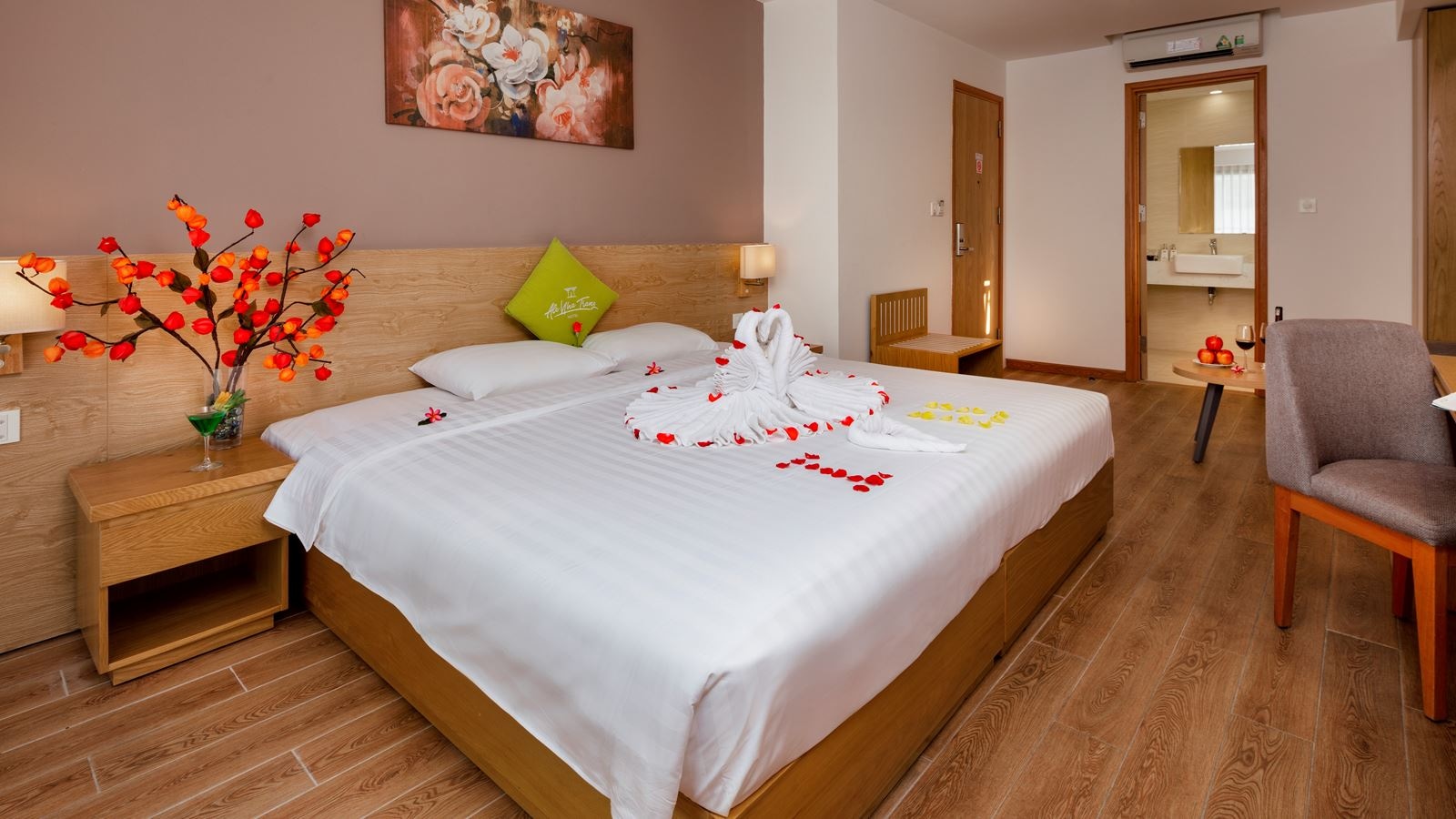 rooms-executive-city-view-with-balcony