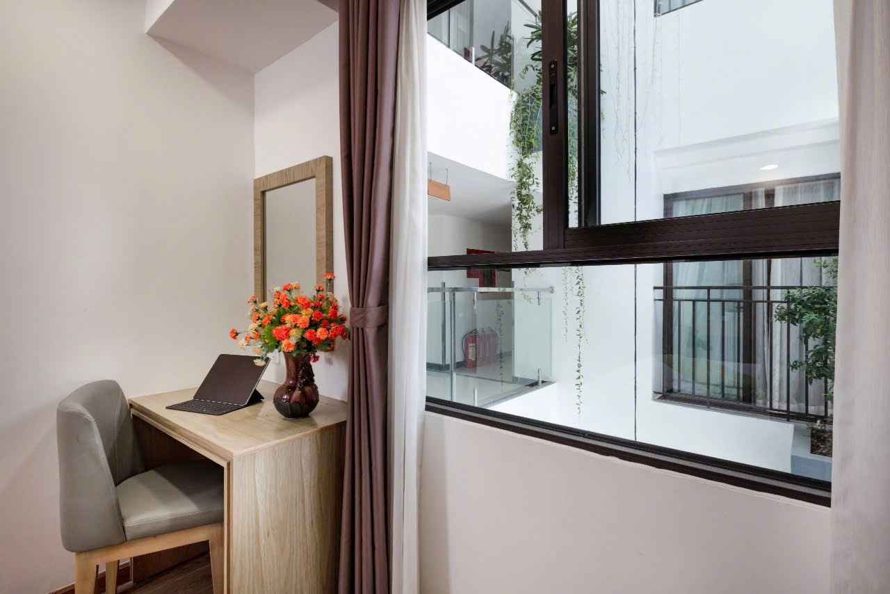 rooms-deluxe-with-window