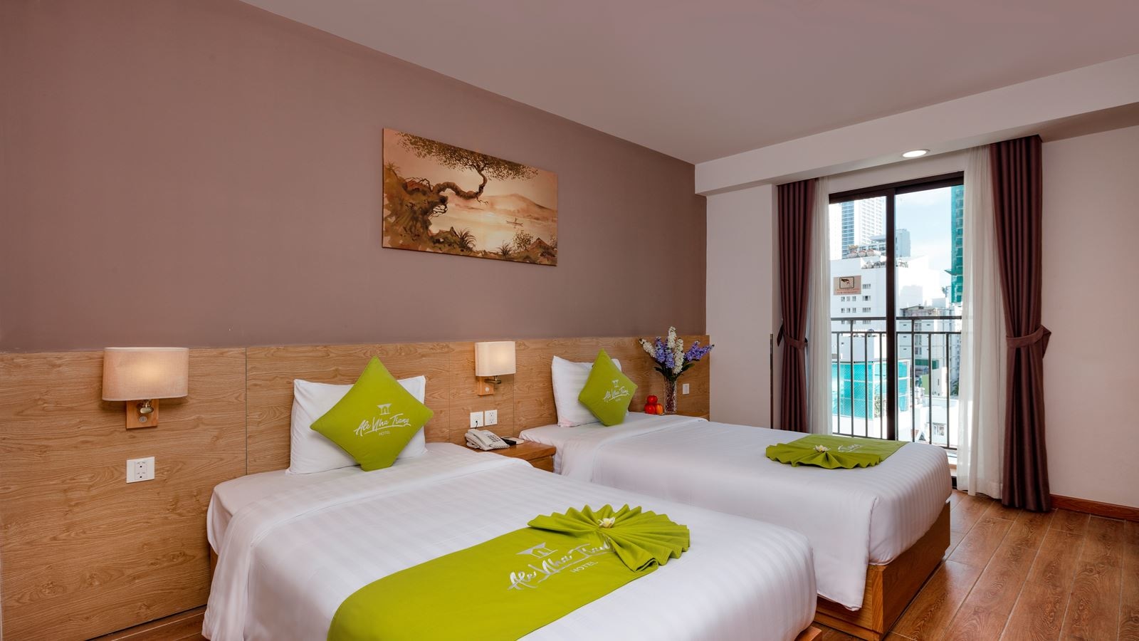 rooms-deluxe-city-view-with-balcony-child-without-extra-bed
