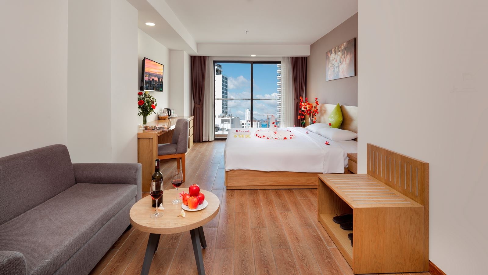 rooms-executive-city-view-with-balcony-child-without-extra-bed