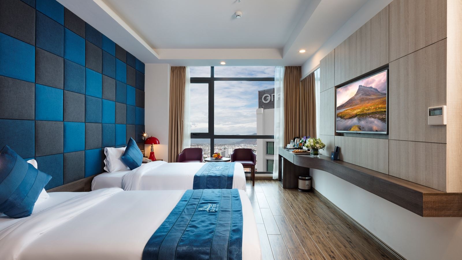 rooms-deluxe-triple-balcony-city-view-no-extra-bed