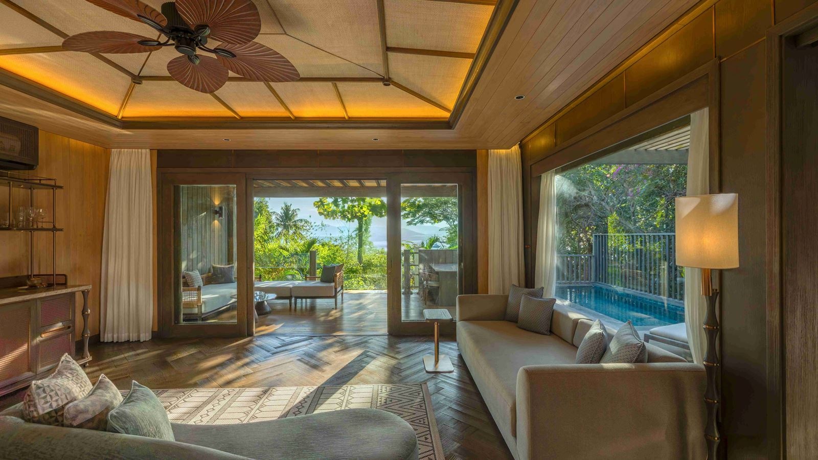 rooms-2bedroom-bay-view-duplex-pool-villa