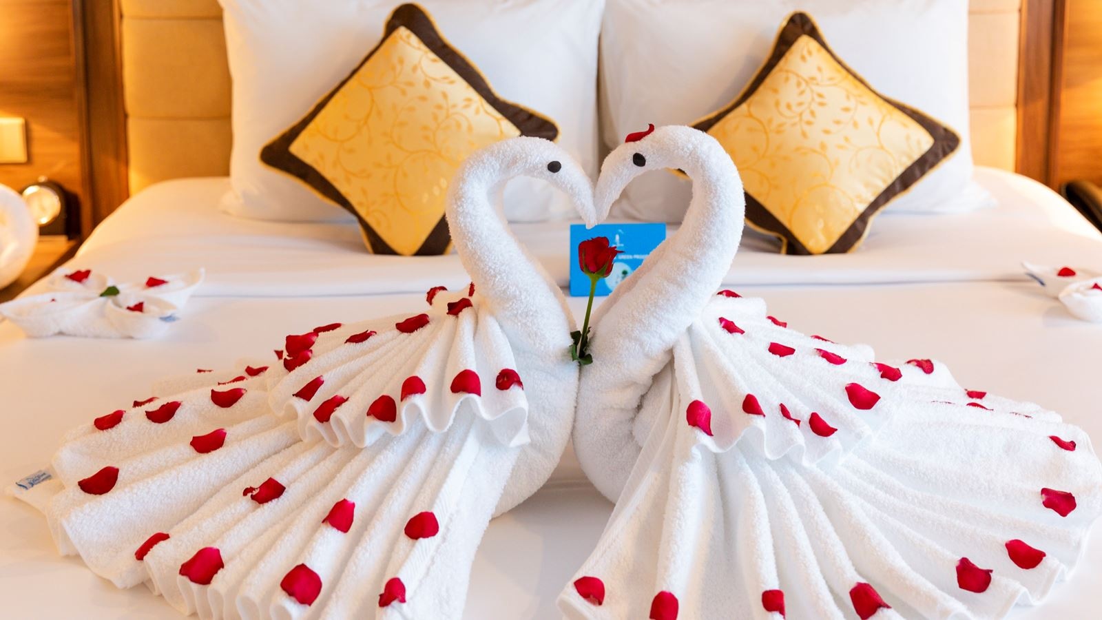 rooms-deluxe-ocean-view