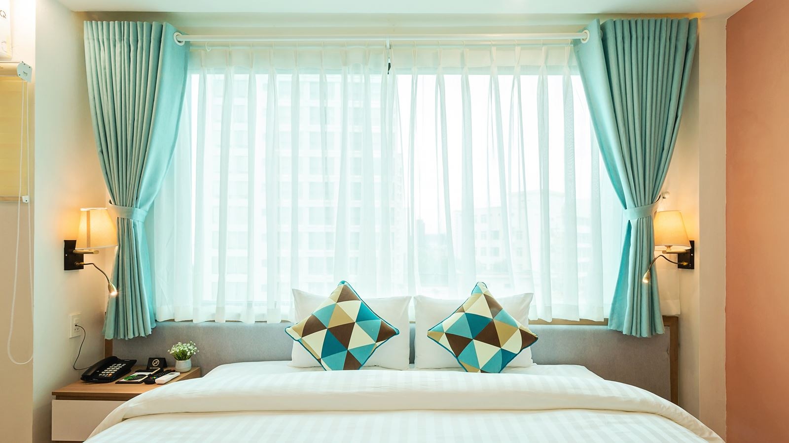 rooms-room-deluxe-city-view