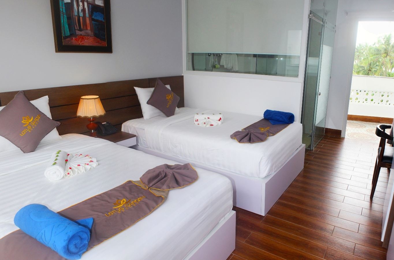 rooms-superior-with-balcony