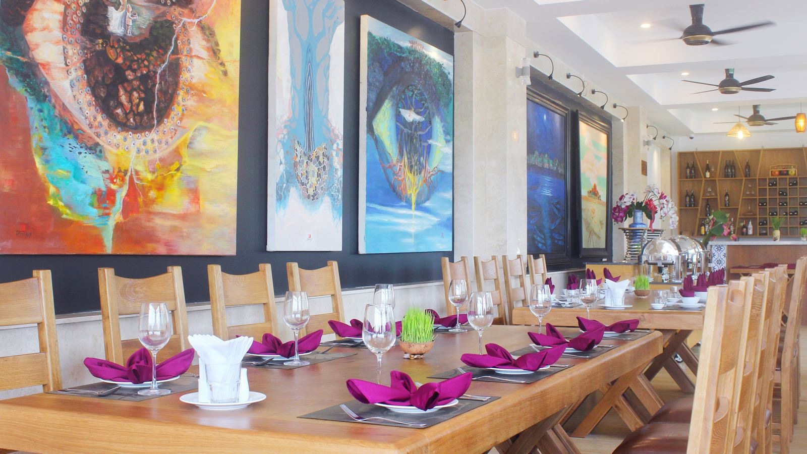 restaurants-restaurant